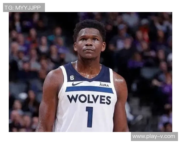 芬奇赞爱德华兹进攻成长显著近期防守表现同样出色