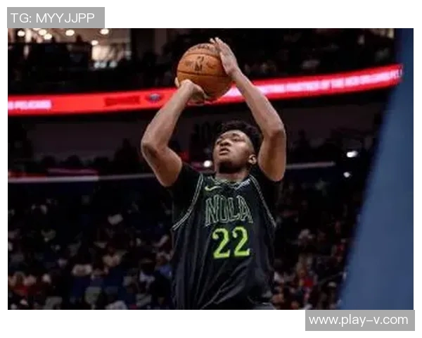 奎因在比赛中展现出色状态25年13号秀12投8中斩获17分5篮板7助攻2抢断