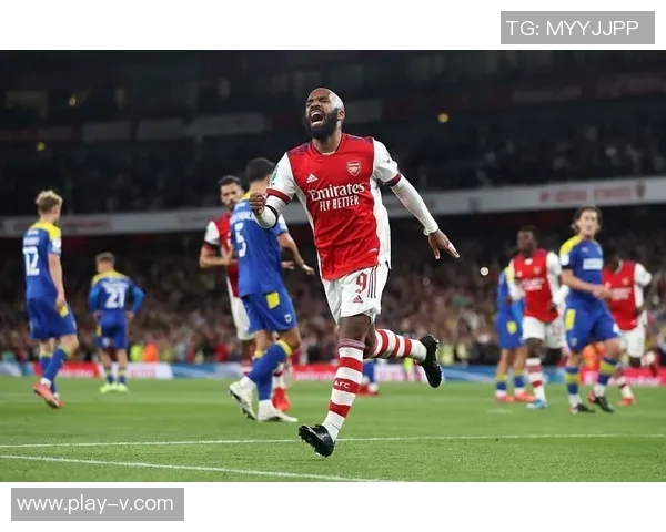 费内巴切与AC米兰接洽关注恩昆库转会动态