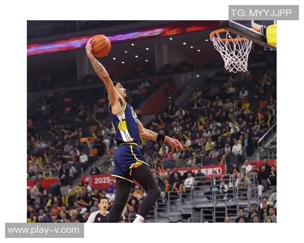 奎因在比赛中展现出色状态25年13号秀12投8中斩获17分5篮板7助攻2抢断